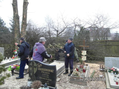 Porządki na cmentarzu 2018